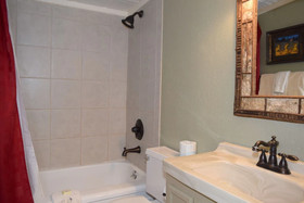 Thorne`s Downtown Delight