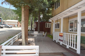 Thorne`s Downtown Delight