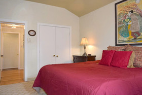 Thorne`s Downtown Delight