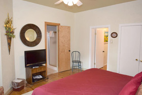 Thorne`s Downtown Delight