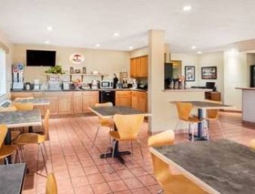 Super 8 by Wyndham Roswell