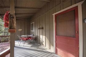 A Climbing Cub Cabin