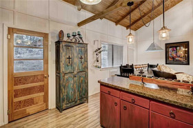 A Climbing Cub Cabin