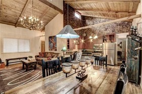 A Climbing Cub Cabin