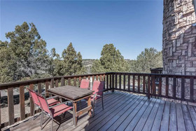 White Mountain Chateau