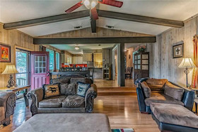 Mustang Hideaway Cabin