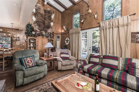Tis Holiday Haus