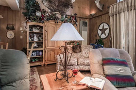 Tis Holiday Haus