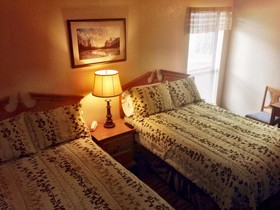 Village Lodge Suites