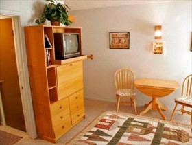 Village Lodge Suites