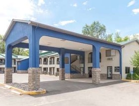 Days Inn by Wyndham Ruidoso Downs