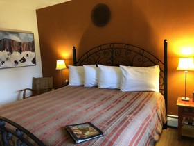 Casa Cuma Bed & Breakfast