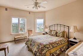 Dorthia Garden Retreat and Views