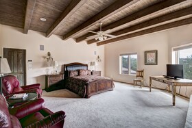 Dorthia Garden Retreat and Views