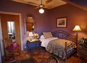 El Paradero Bed & Breakfast Inn