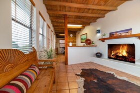 Hotel Pecos Trail Inn
