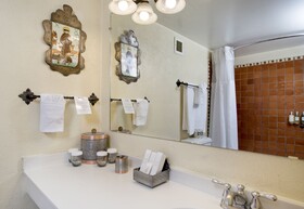 Inn of the Governors