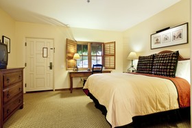 Piñon Court by La Fonda