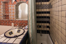 Pueblo Bonito B&B Inn