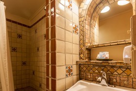 Pueblo Bonito B&B Inn