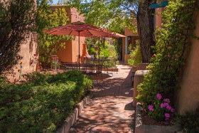 Pueblo Bonito B&B Inn