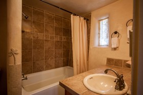 Pueblo Bonito B&B Inn