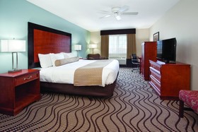 Days Inn & Suites by Wyndham Santa Rosa