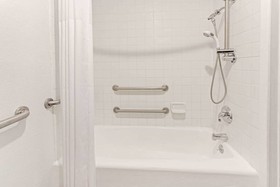 Days Inn & Suites by Wyndham Santa Rosa