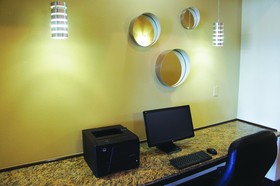 Days Inn & Suites by Wyndham Santa Rosa