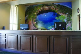 Days Inn & Suites by Wyndham Santa Rosa