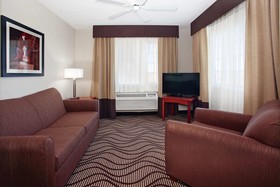 La Quinta Inn & Suites by Wyndham Santa Rosa