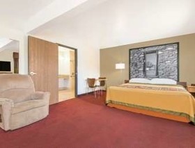 Super 8 by Wyndham Santa Rosa