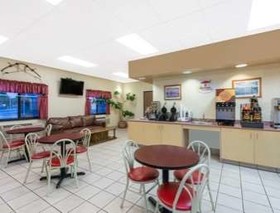 Super 8 by Wyndham Santa Rosa