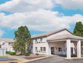 Super 8 by Wyndham Socorro