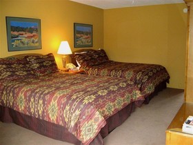 Indian Hills Inn, Taos Plaza