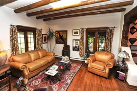 Inn on La Loma Plaza