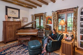 Inn on La Loma Plaza