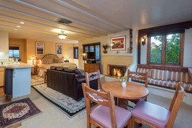 Inn on La Loma Plaza