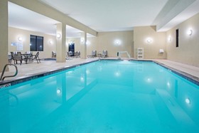 Holiday Inn Express Hotel & Suites Truth