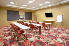 Holiday Inn Express Hotel & Suites Truth