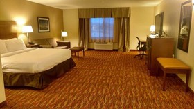 Holiday Inn Express Hotel & Suites Truth