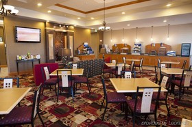 Holiday Inn Express Hotel & Suites Truth