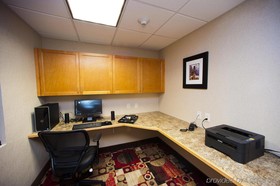 Holiday Inn Express Hotel & Suites Truth