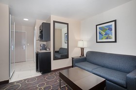 Holiday Inn Express & Suites Tucumcari