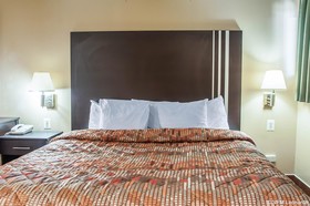Amherst Inn & Suites