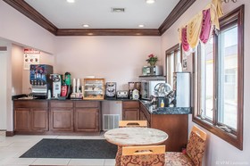 Amherst Inn & Suites