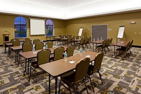 Holiday Inn Express Hotel & Suites Batavia - Darien Lake