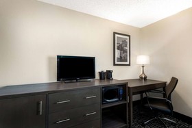 La Quinta Inn & Suites by Wyndham Batavia