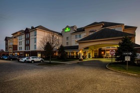 La Quinta Inn & Suites by Wyndham Islip - MacArthur Airport