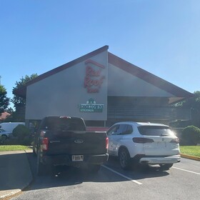 HomeTowne Studios by Red Roof Buffalo - Niagara Airport